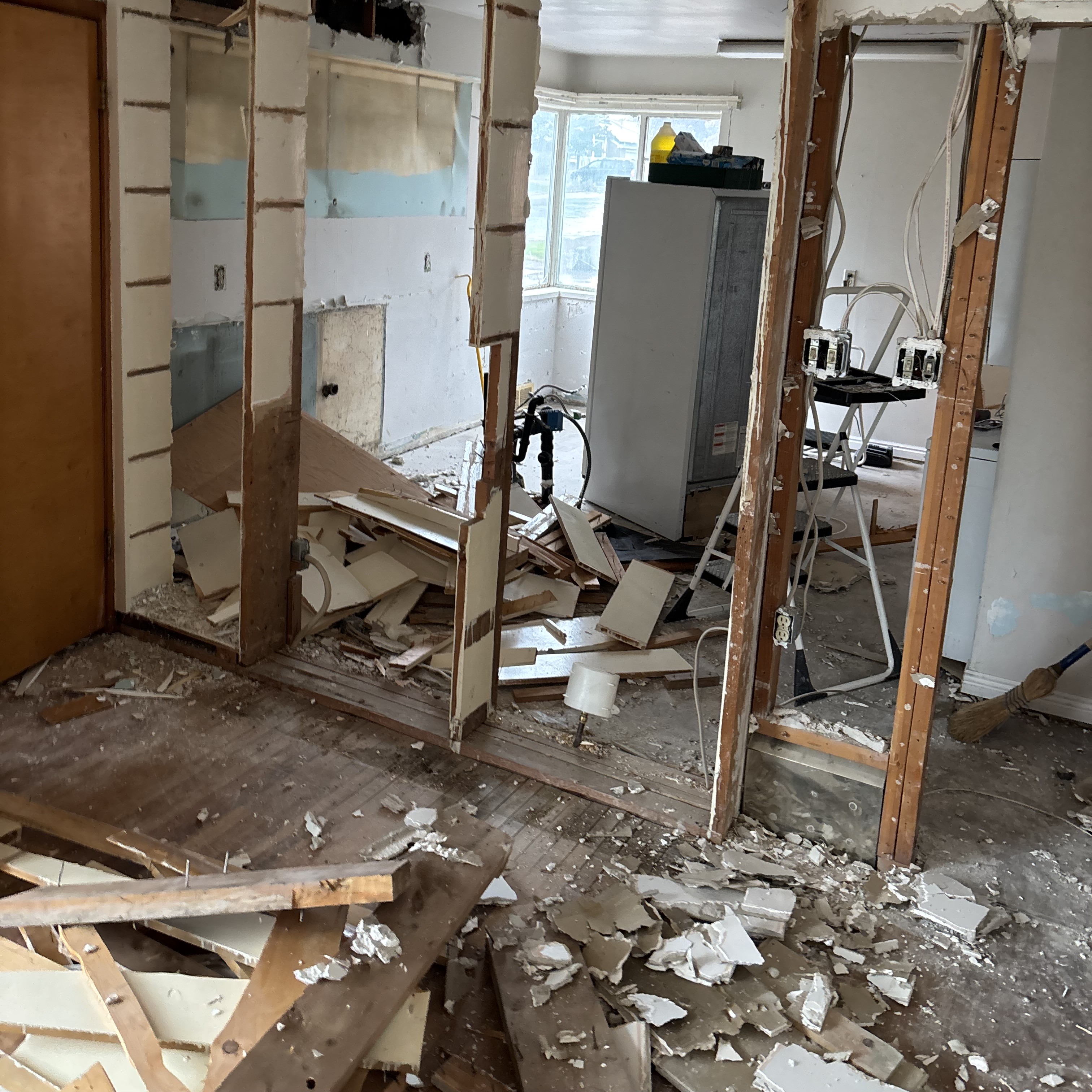 Garage cleanout junk hauling in Pleasant Grove Utah